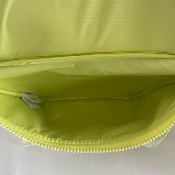 NWT UGG NASHA BELT BAG CROSSBODY CLEAR MSRP $125 - Picture 6 of 8